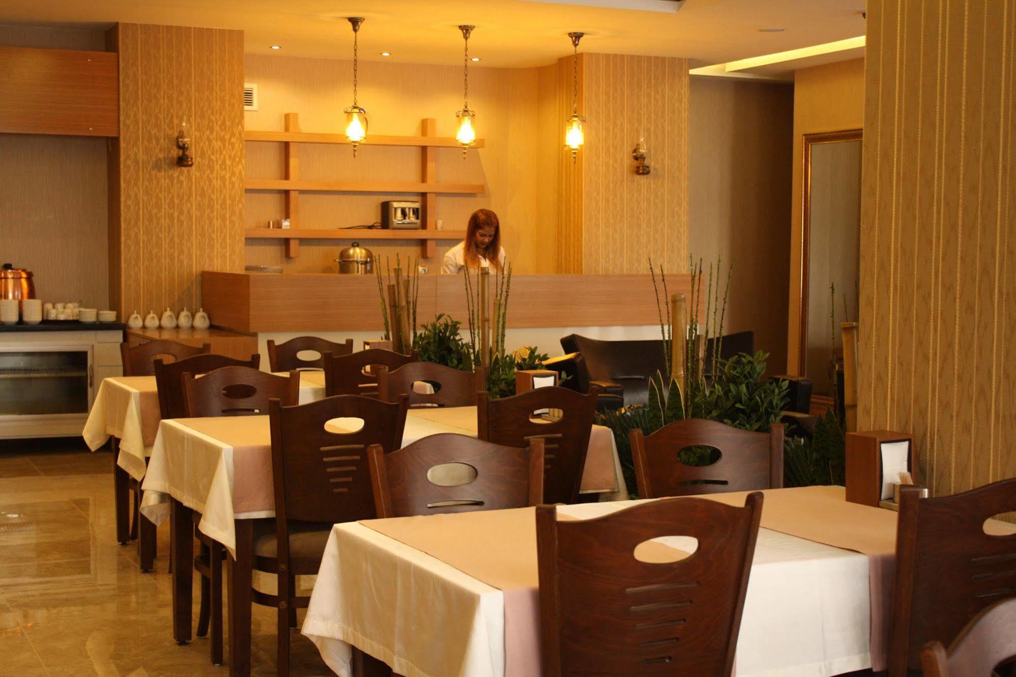 Adana Yukselhan Hotel Exterior photo